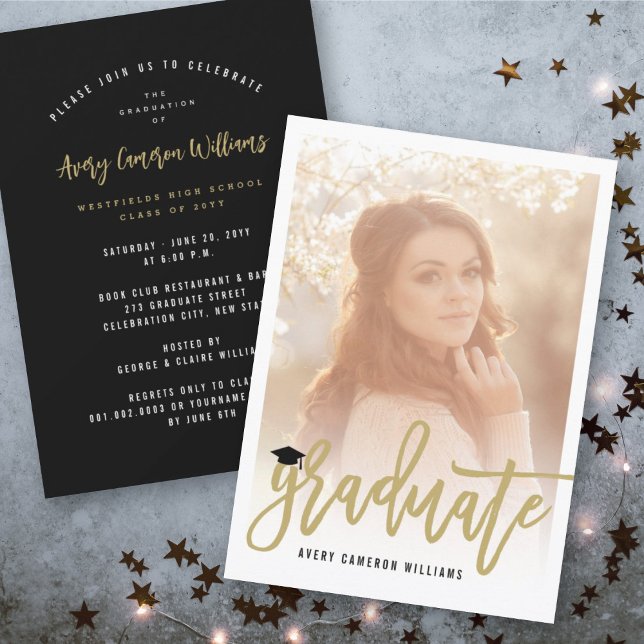 Invitación Partido de Graduación de Fotografía con Guión de P (Calligraphy Gold Brush Script Photo Modern Graduation Party Invitation @ zazzle.com/color_therapy)