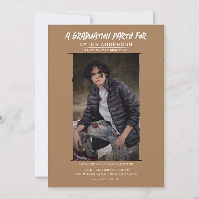 Invitación Partido de Graduación de Fotografía Mínima Marrón (Anverso)