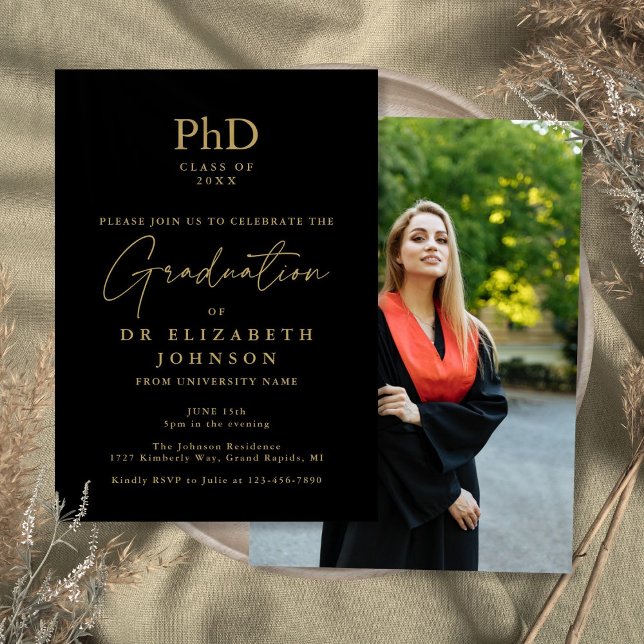 Invitación Partido de Graduación de Fotografías de Grado Negr (Black And Gold PhD Degree Photo Graduation Party Invitation)