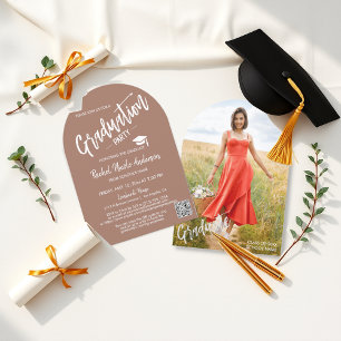 Invitación Partido de Graduación Fotográfica Mocha Mousse Arc