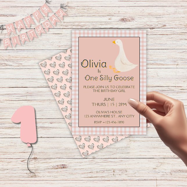 Invitación Partido de los Cumpleaños de un Chica Rosa Gingham (One Silly Goose Pink Gingham Girl's Birthday Party Invitation)