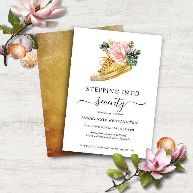 Invitación Pasar al 70 cumpleaños del zapato de oro floral (Stepping Into 70 Floral Gold Shoe Birthday Invitation)