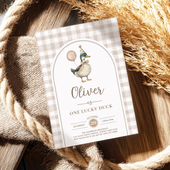 Invitación Pastel Brown Un globo de pato afortunado 1º cumple (Subido por el creador)