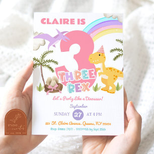 Invitación Pastel Chica Dinosaur Tres Fiestas de Cumpleaños R