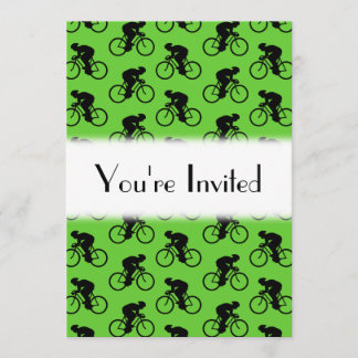 Invitación Patrón de bicicletas verde y negro.