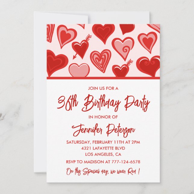 Invitación Patrón de corazones rojos rosados Cumpleaños simpl (Anverso)