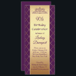 Invitación Patrón de oro en la fiesta de cumpleaños 90 del mo<br><div class="desc">Patrón dorado de entramado en un fondo púrpura 90a invitación de fiesta de cumpleaños.</div>