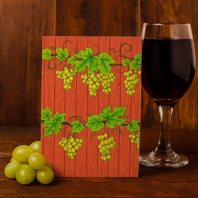 Invitación Patrón de parra de uva verde sobre madera rústica (Subido por el creador)