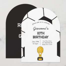 Invitación Patrón geométrico de balón de fútbol en blanco y n