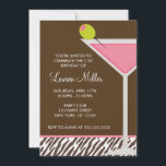 Invitación Patrón Martini Rosa y Zebra<br><div class="desc">Comience su bash de cumpleaños con estilo enviando estas invitaciones de fiesta de moda con un martini rosa en un fondo de cebra. Art © ILUSTRACIONES JW</div>