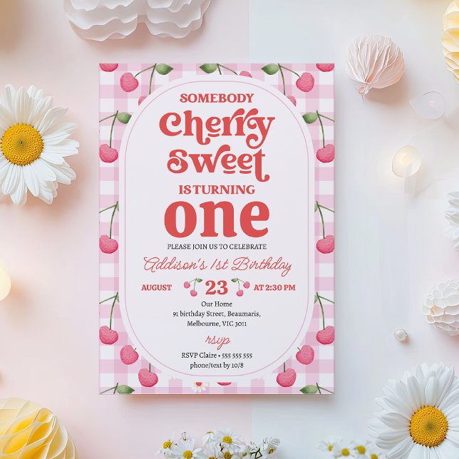 Invitación Patrón rojo Alguien dulce de cerezo cumpleaños (Somebody Cherry Sweet Birthday Invitation Template, Retro Cherry Themed Birthday Invitation For Girl)