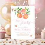 Invitación Peach Blossom Two Peachy Birthday<br><div class="desc">Esta encantadora invitación incluye melocotones acuáticos pintados a mano,  flores de melocotón y hojas vibrantes.</div>