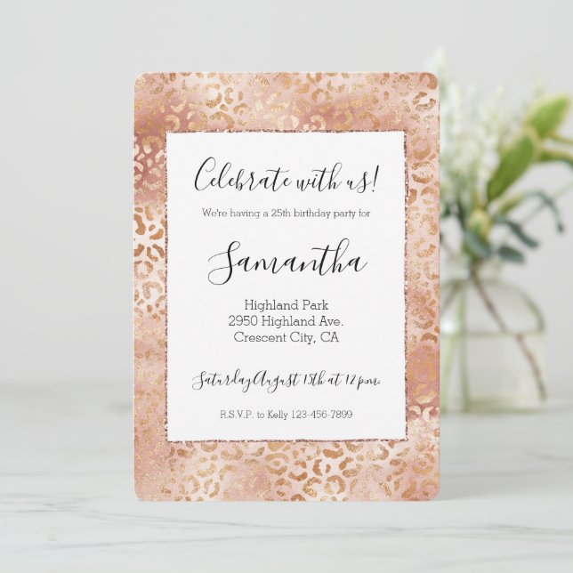 Invitación Peach Rosa White Leopard Print (Anverso de pie)