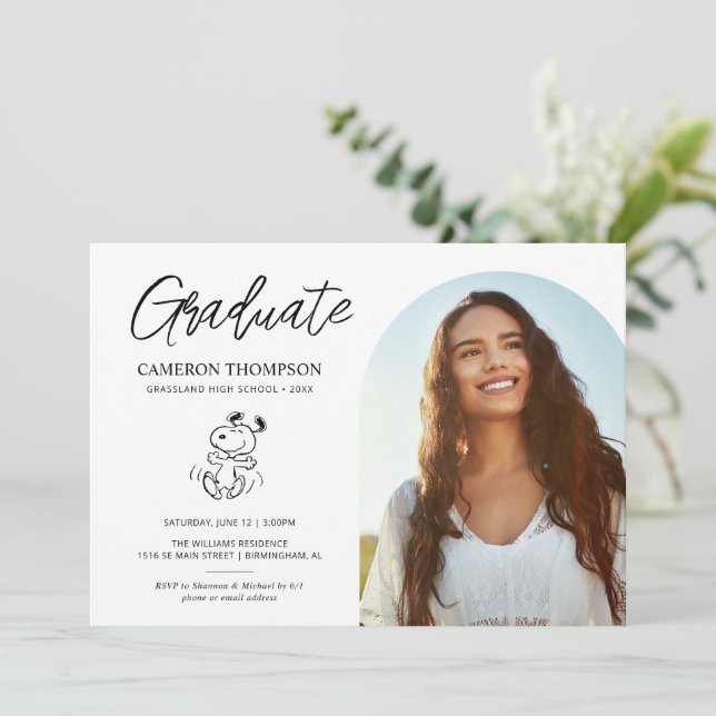 Invitación Peanuts Snoopy | Partido de Graduación Escolar (Anverso de pie)