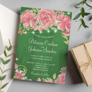 Invitación peonías ruidosas y luces de madera de grano verde