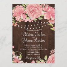 peonías rusas de rosado y luces en madera de grano