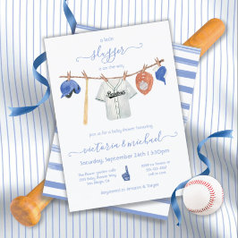 Invitación Pequeña babosa de ropa de béisbol en Baby Shower