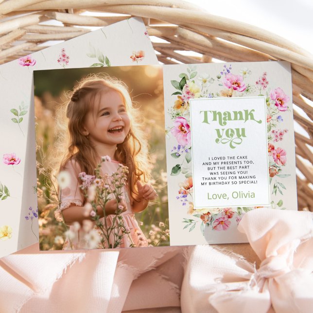 Invitación Pequeña fiesta de cumpleaños con flores silvestres (Subido por el creador)