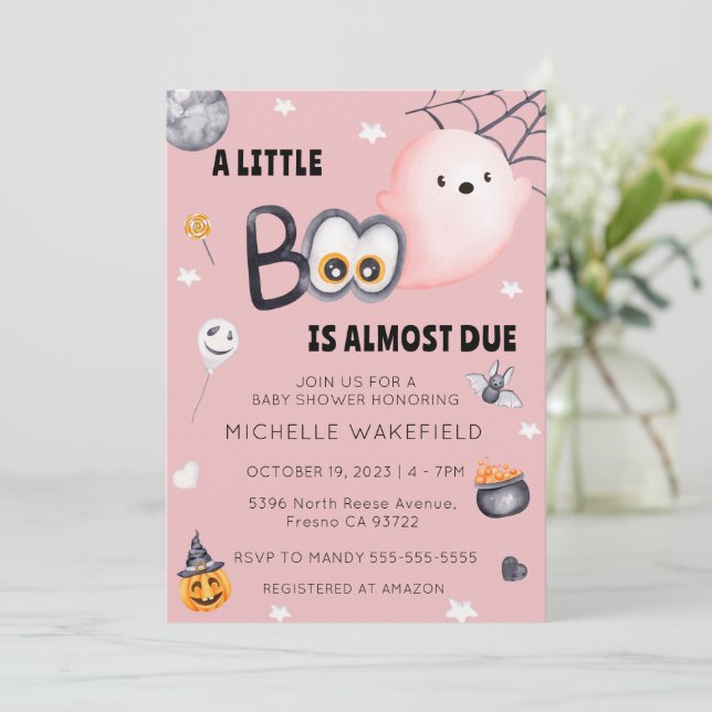 Invitación Pequeño Boo Se Debe Al Chica Rosado Halloween Baby (Anverso de pie)