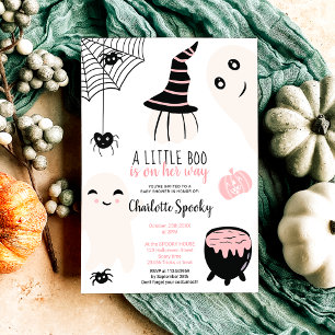 Invitación Pequeño chica de boina rosada lindo Halloween