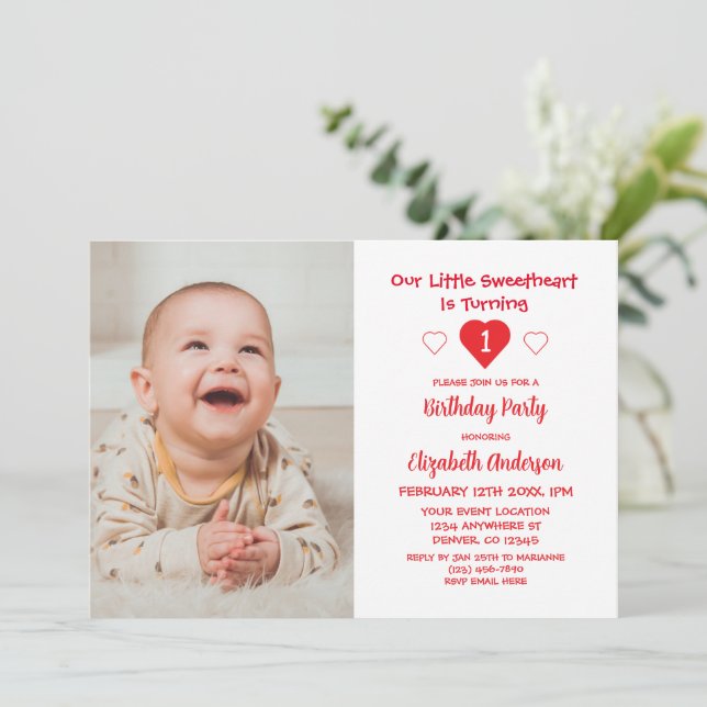Invitación Pequeño corazón primer cumpleaños (Anverso de pie)