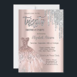 Invitación Perforaciones de Purpurina plateado,Vestido Rosa O<br><div class="desc">Elegante vestido de plata y purpurina plateado gotea sobre un rosa de fondo dorado.</div>