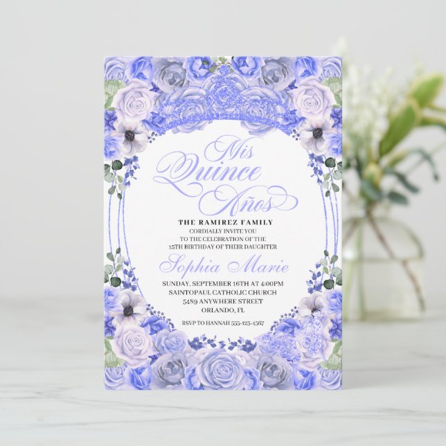 Invitación Periwinkle Blue Floral Quinceanera Cumpleaños (Anverso de pie)