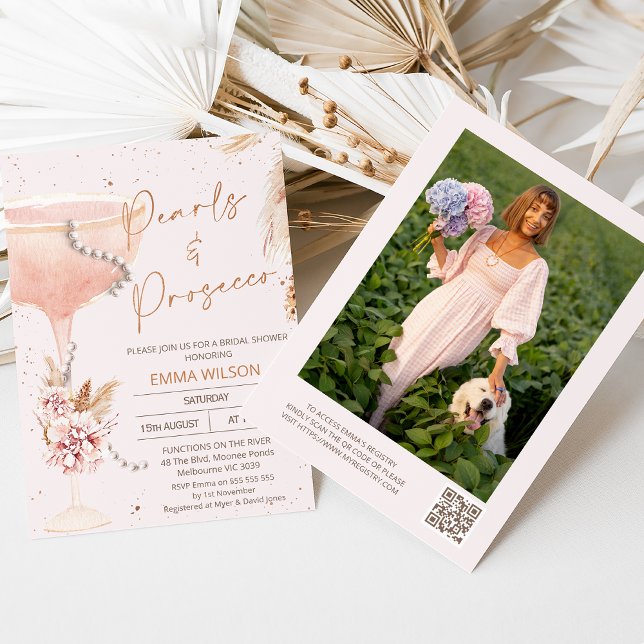 Invitación Perlas Florales de Boho Prosecco Código QR Ducha d (Pink boho floral pearls and prosecco with large glass, pearls, QR code and future brides photo.)