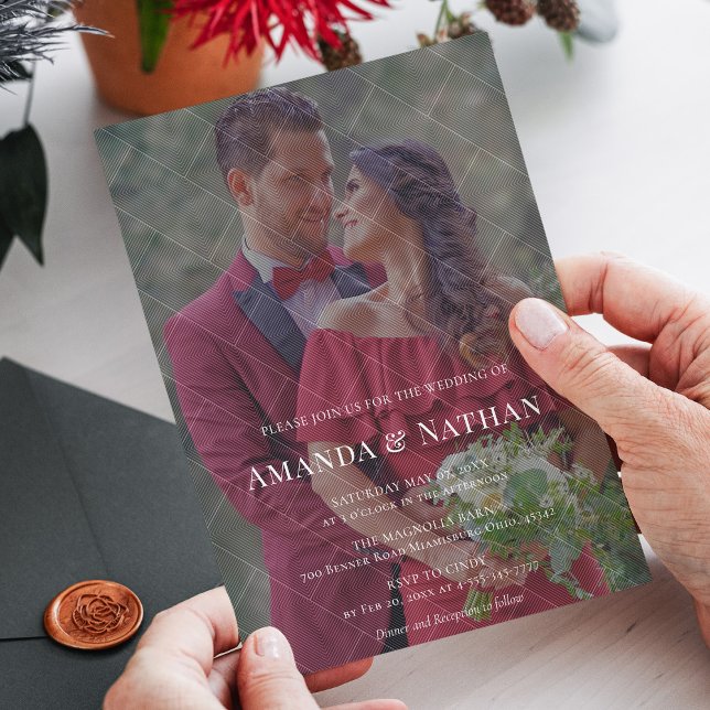 Invitación Personalizable moderno Boda de fotografía diagonal (Modern Diagonal Striped Photo Stylish Wedding Invitation)