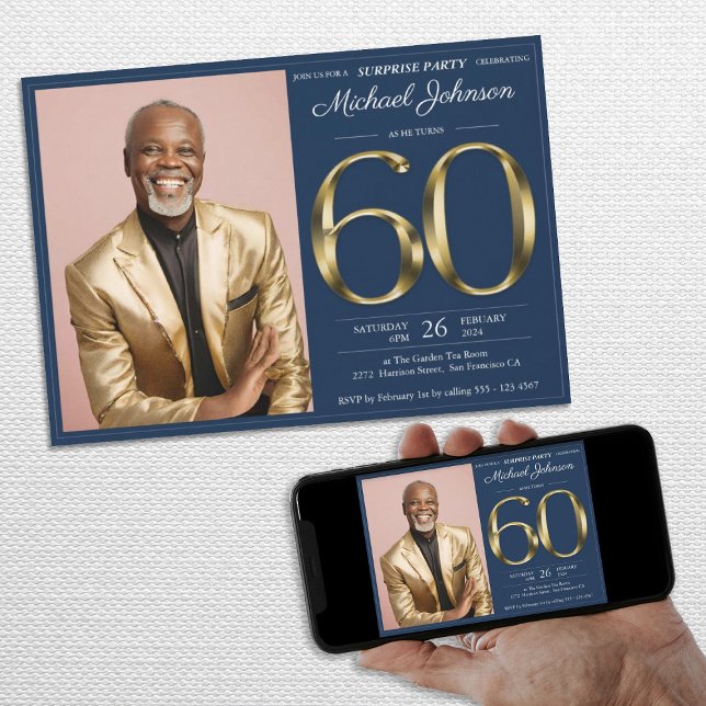 Invitación Personalizado azul de la marina de oro foto sorpre (Gold Navy Blue Custom Photo Surprise 60th Birthday Invitation)