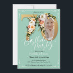 Invitación Personalizado de Mint Gold Foto Floral Boho 70th B<br><div class="desc">Personalizado de la Moneda de Oro Foto Floral Boho 70th Birthday Invitation. Glamorosa y bonito invitación a la fiesta de cumpleaños con un diseño floral vintage con letras doradas y fondo negro! Se vuelve asombroso con un divertido tema floral y glamoroso fiesta. ¿Desea más personalización? Póngase en contacto con el...</div>