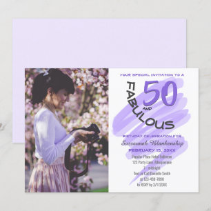 Invitación Personalizado foto morado "50 y fabuloso" Fiesta