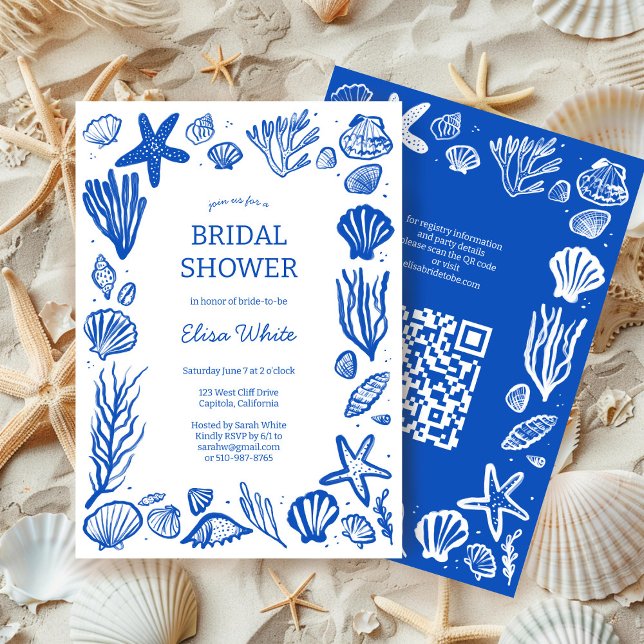 Invitación Personalizado QR del marco de las casetas ducha de (Seashells Frame Bridal Shower Blue Beach CUSTOM QR Code Invitation Summer Sea Coast Chic ELegant 
)