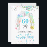 Invitación *~* PERSONALIZAR GENÉRICO de cualquier edad Cumple<br><div class="desc">* Genérico 60º (EDIT AGE si es necesario) Festividad Moda Femenina SPARKLING BIRTHDAY Party Invitación. Este diseño es muy luminoso con el Purpurina arcoiris y un divertido estilo moderno con escritura. El color de fondo es BLANCO. Los colores purpurinas de confetti son tonos pastel. Un PASTEL RAINBOW BALLOON ARCH /...</div>