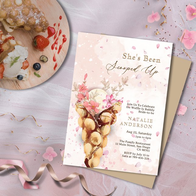 Invitación Petales elegantes a los que han sacado la ducha de (Elegant Petals She's Been Scooped Up Bridal Shower Invitation)