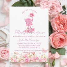 Pétalos florales rosados y ducha de novia Prosecco