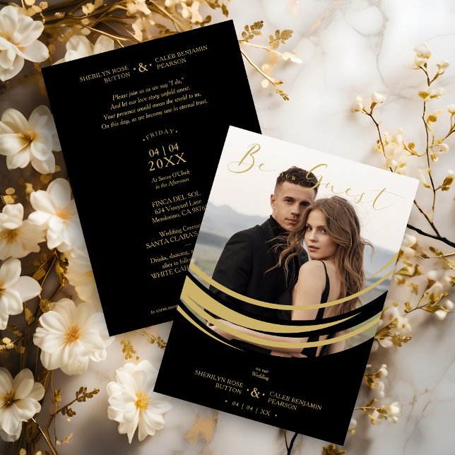Invitación Photo Sophisticated Modern Golden Abstract Shape (Sophisticated Modern Faux Golden Abstract Geometric Shape Photo Wedding Invitation with Envelope.)