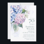 Invitación Pink Blue Hydrangeas 70th Birthday Card Request<br><div class="desc">Esta hermosa hortensias es la invitación de fiesta de cumpleaños 70 con solicitud de tarjeta es impresionante y asombrosa! Con sus exquisitas hortensias azules, rosadas y violetas con un suave lavado de acuarela detrás, es perfecto para tu ser querido que cumple 70 años. La parte trasera tiene una solicitud de...</div>