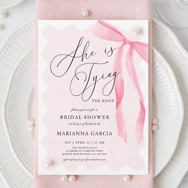 Invitación Pink Bow Ella se está casando Despedida de soltera (Front of invite shown in 5 x 7 inches, choose size, paper, and corner style.)