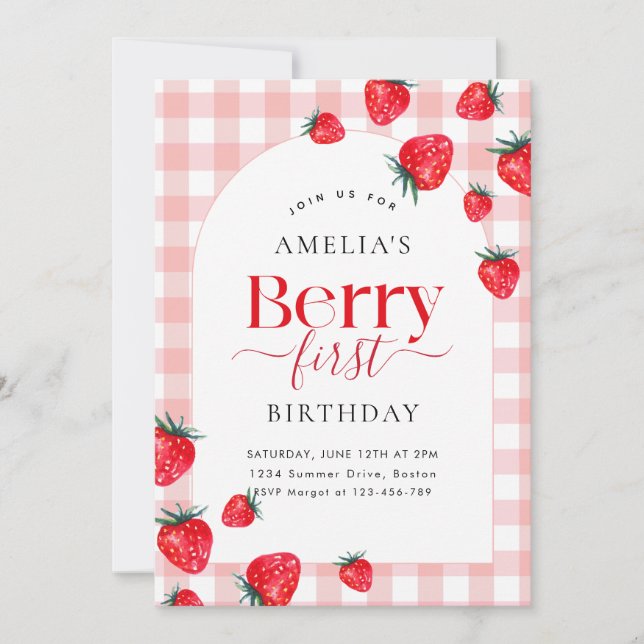 Invitación Pink Gingham Berry First Birday Strawberry Chica (Anverso)
