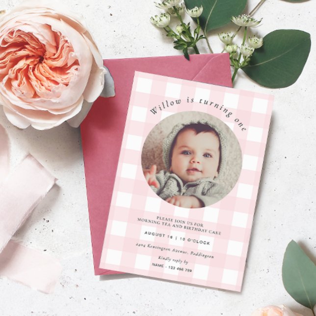 Invitación Pink Gingham Photo Birthday (Birthday Photo Invitation Pink Gingham Check)