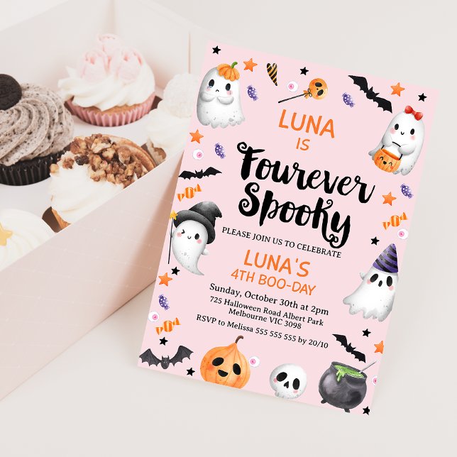 Invitación Pink Halloween Fourever Spooky 4º cumpleaños (Pink Halloween Fourever Spooky 4th Birthday Invitation, Pastel Halloween 4th Birthday Invite, Curly)