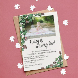 Invitación Pink Lucky One Four Leaf Clover Primer Fiesta de c