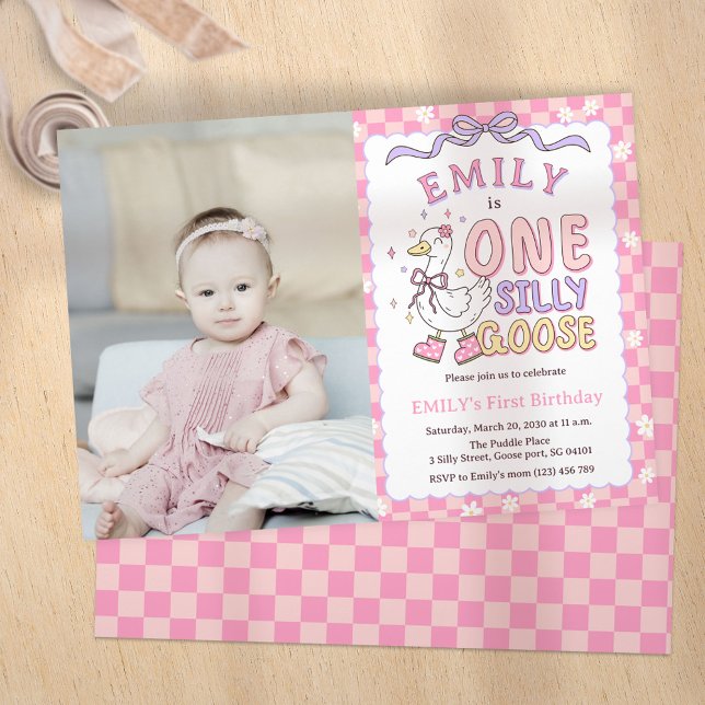 Invitación Pink One Silly Goose - Girl First Birthday Photo (Pink One Silly Goose - Retro Girl First Birthday Photo Invitation.)