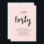 Invitación Pink & White Simple Cuarenta y 40° Fiesta de cumpl<br><div class="desc">Celebra tu día especial con esta sencilla y elegante invitación a la fiesta de cumpleaños número 40. Este diseño presenta un guión de pincel de moda con un diseño limpio en combinación color rosa y blanco. Más diseños disponibles en mi tienda BaraBomDesign.</div>