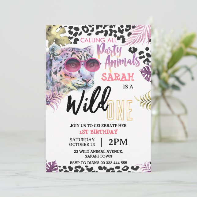 Invitación Pink Wild One First Birthday Safari Jungle Chica (Anverso de pie)
