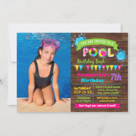 Invitación Piscina caliente cumpleaños foto de madera basílic