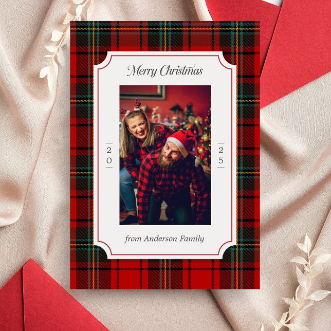 Invitación Plaid Rojo Feliz Navidad Fiesta (Red Plaid Modern Merry Christmas Holiday Card)