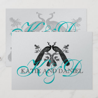 Invitación Plata de los monogramas de los pavos reales de las