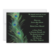 Plumas verdes con la boda negra